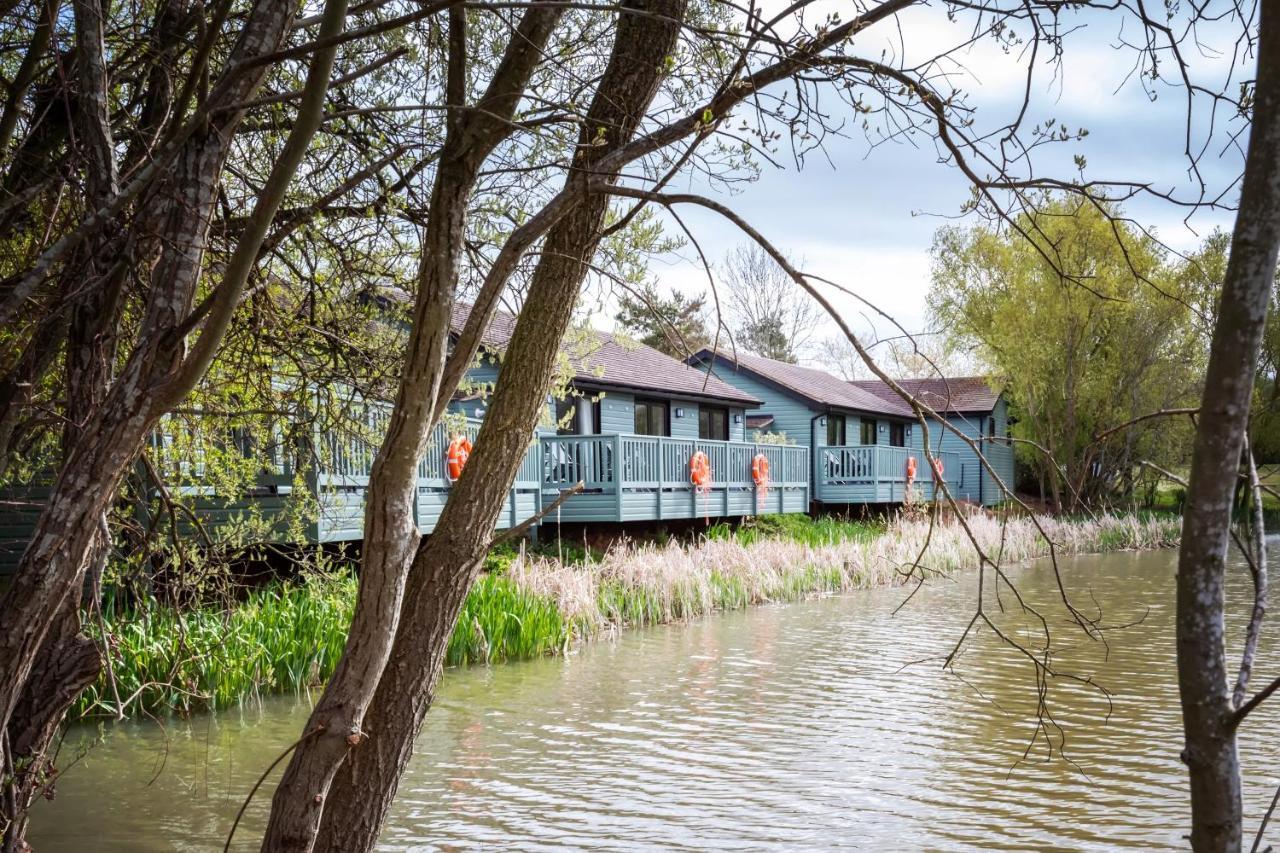 The Vale Golf & Country Club Villa Bishampton ภายนอก รูปภาพ