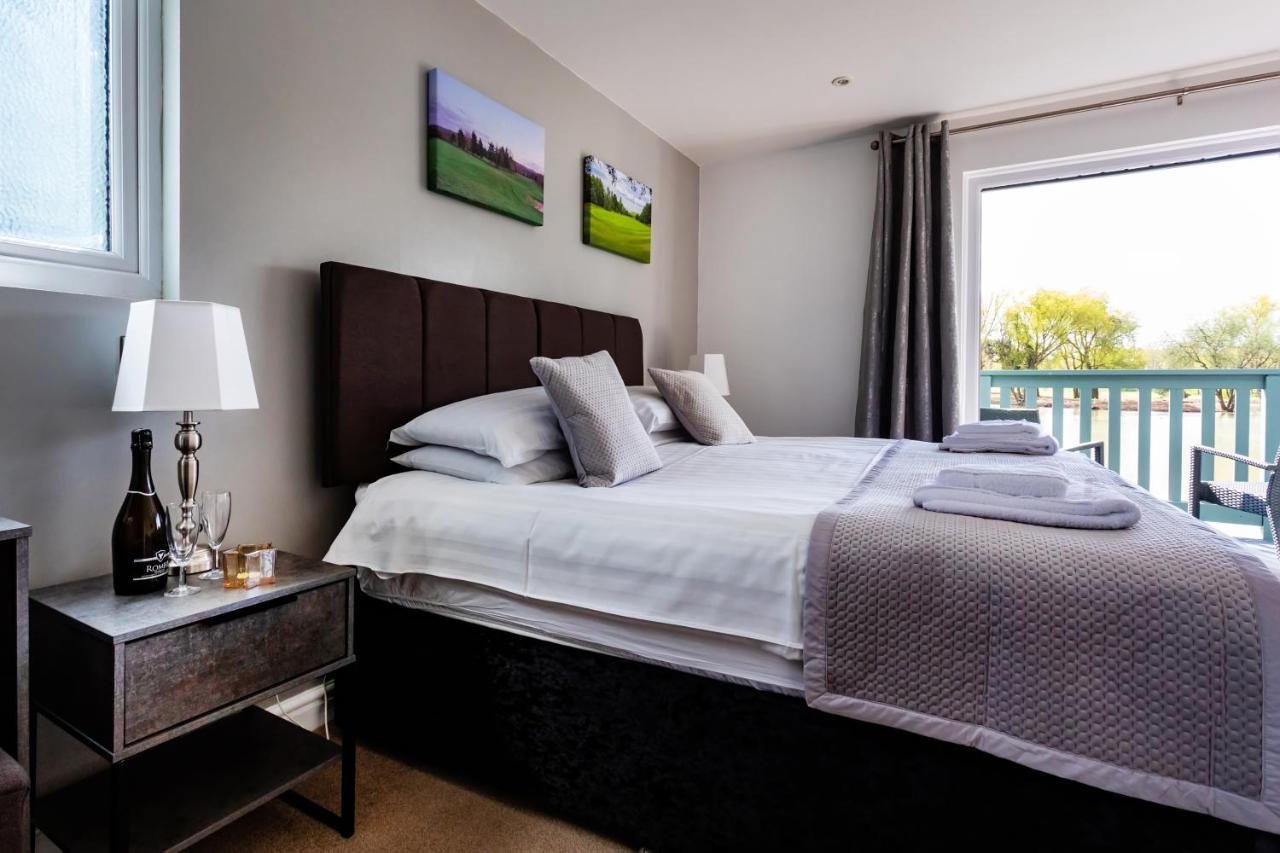 The Vale Golf & Country Club Villa Bishampton ภายนอก รูปภาพ
