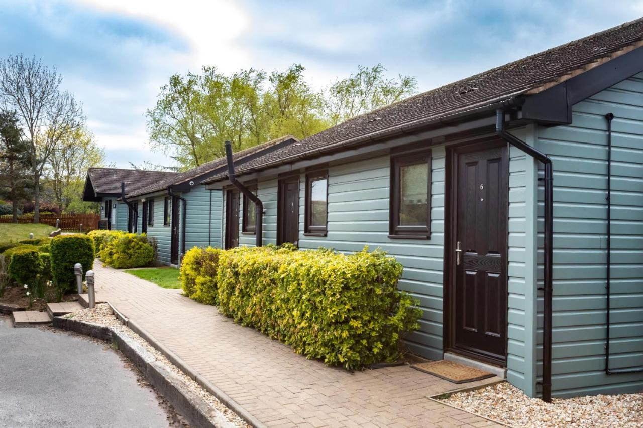 The Vale Golf & Country Club Villa Bishampton ภายนอก รูปภาพ