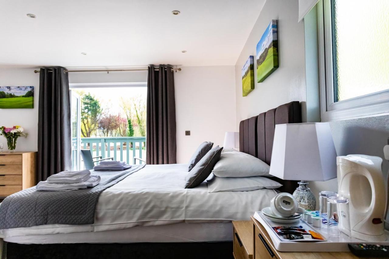 The Vale Golf & Country Club Villa Bishampton ภายนอก รูปภาพ